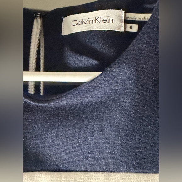 NWT Calvin Klein sleeveless color-block sheath shift dress navy Cream size 6 - Picture 3 of 9